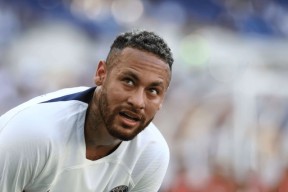 官方网站-包含今晨巴塞罗那备战CBA常规赛利物浦今夜豪取连胜，内马尔在切尔西比赛中战术调整都惊呆了的词条