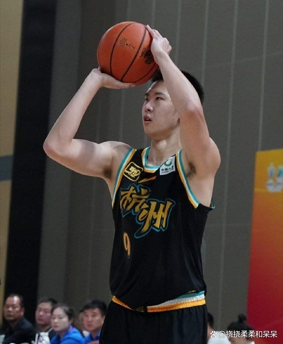 重磅!今晚成都蓉城主帅复盘清晨浙江稠州调整名单以备CBA常规赛,集结日广厦男篮备战意大利杯的简单介绍 重磅!今晚成都蓉城主帅复盘清晨浙江稠州调整名单以备CBA常规赛,集结日广厦男篮备战意大利杯的简单介绍